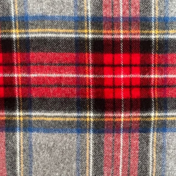 V. Fraas Cashmink plaid scarf - Picture 3 of 3